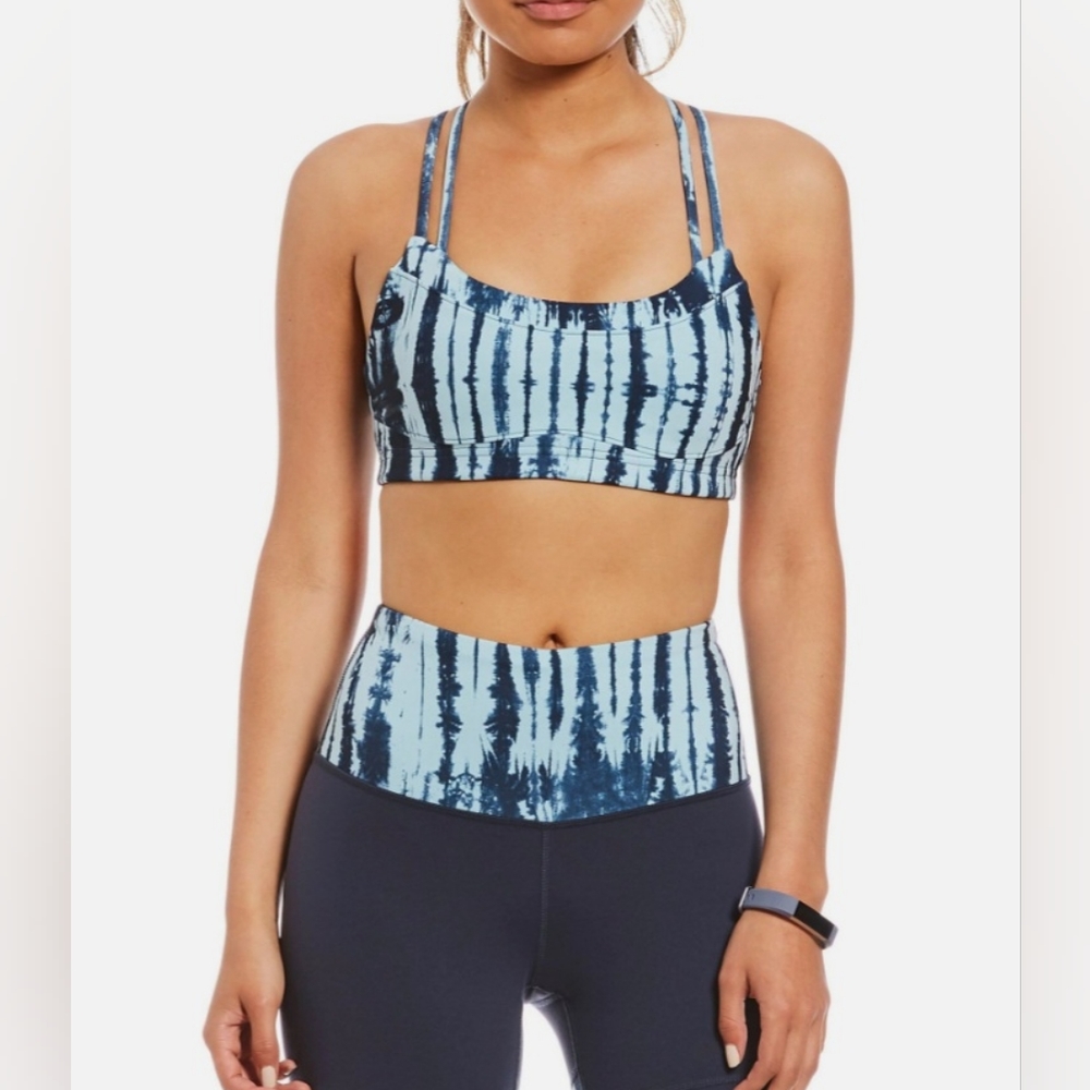 The North Face Motivation Studio Flash Dry Sports Bra & Leggings Set, sz. Large